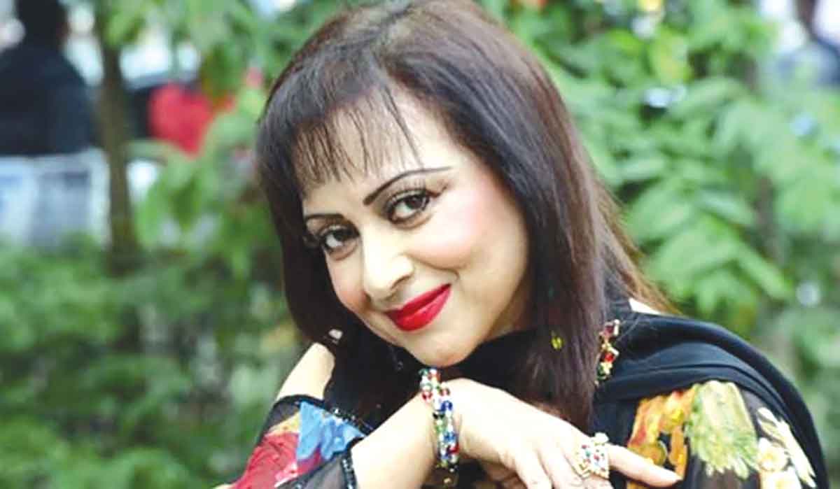 লাইফ সাপোর্টে অভিনেত্রী অঞ্জনা