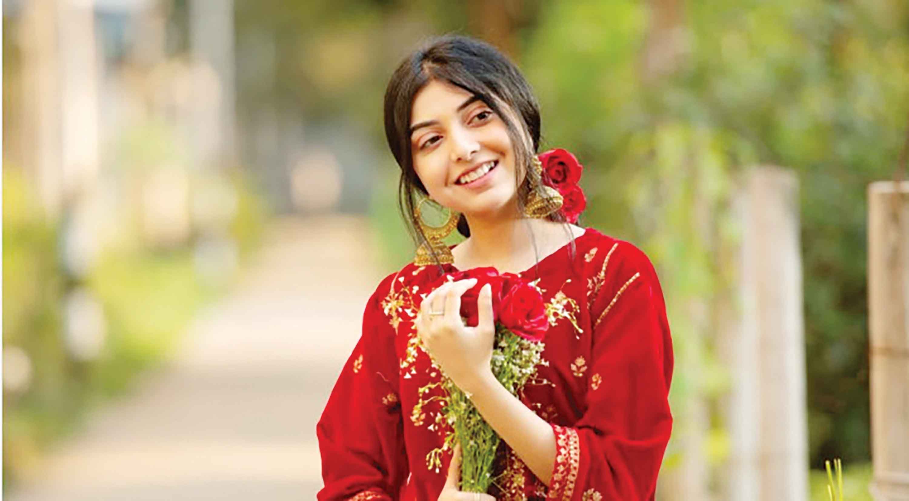 এবার নতুন পরিচয়ে পড়শী