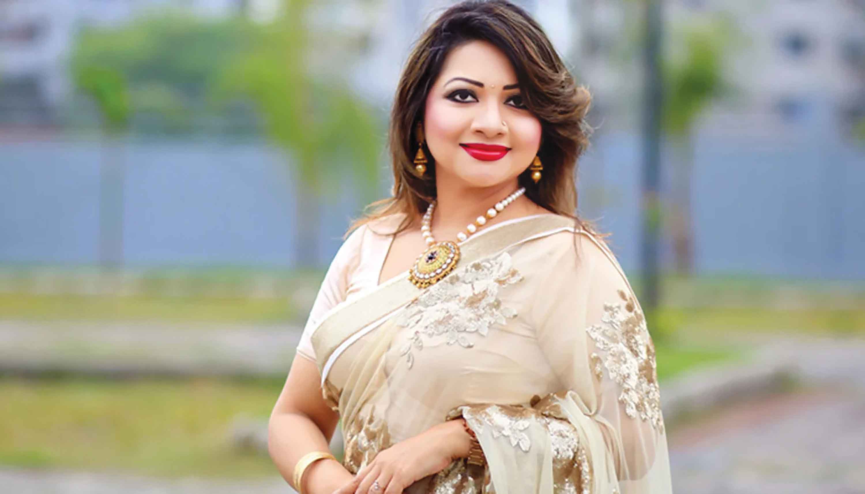 শুভ জন্মদিন আঁখি আলমগীর