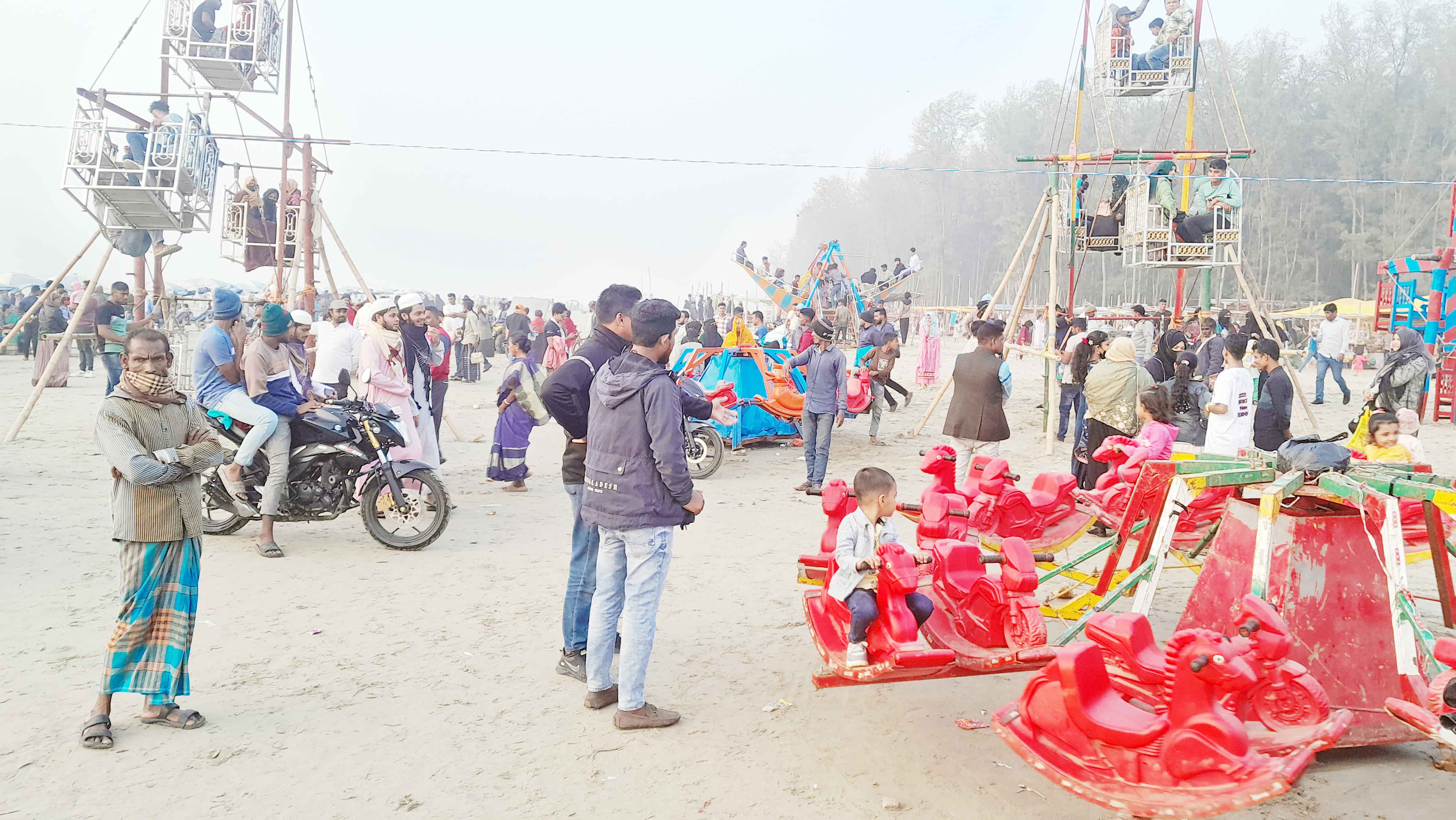 পারকিতে পর্যটকে ভাটা হতাশ ব্যবসায়ীরা