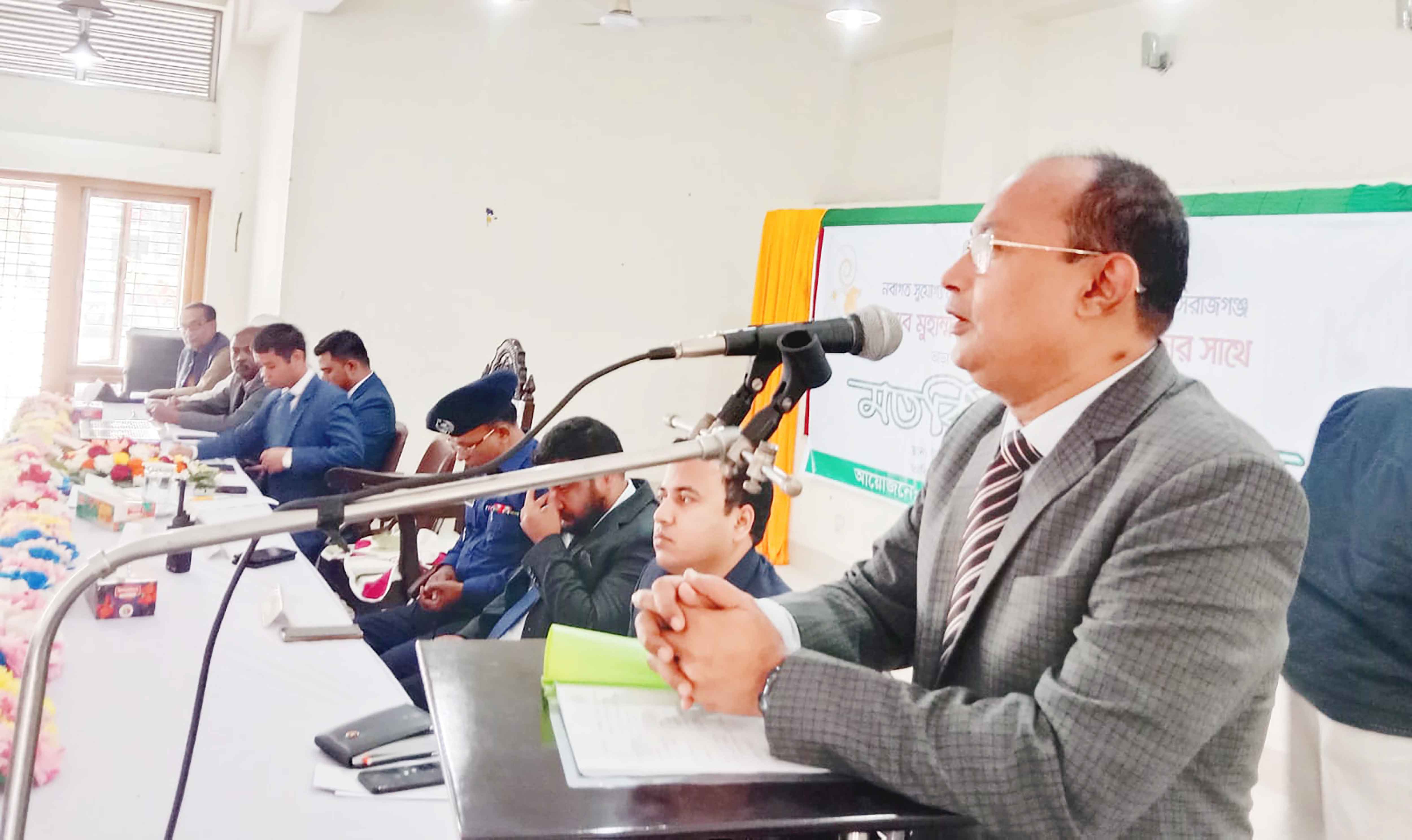 তাড়াশে সিরাজগঞ্জ জেলা প্রশাসকের মতবিনিময়