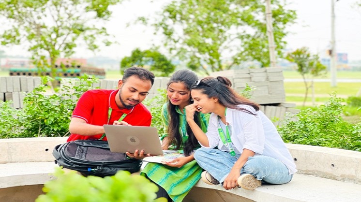 স্মার্ট ক্যারিয়ার ‘সফটওয়্যার ইঞ্জিনিয়ারিং’ পড়ে