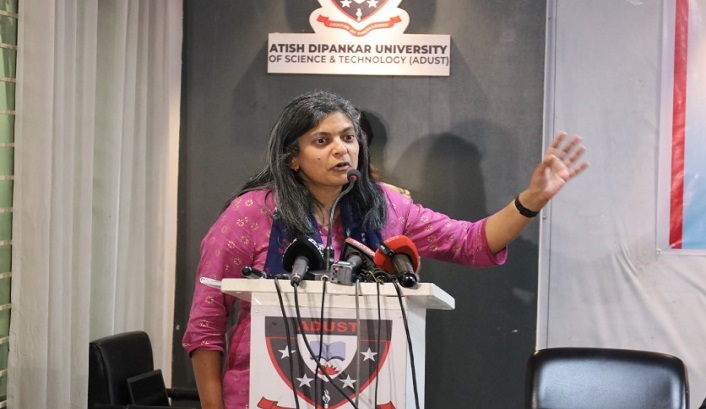অতীশ দীপঙ্কর বিজ্ঞান ও প্রযুক্তি বিশ্ববিদ্যালয়ে ব্রিটিশ এমপি ড. রূপা হক সংবর্ধিত
