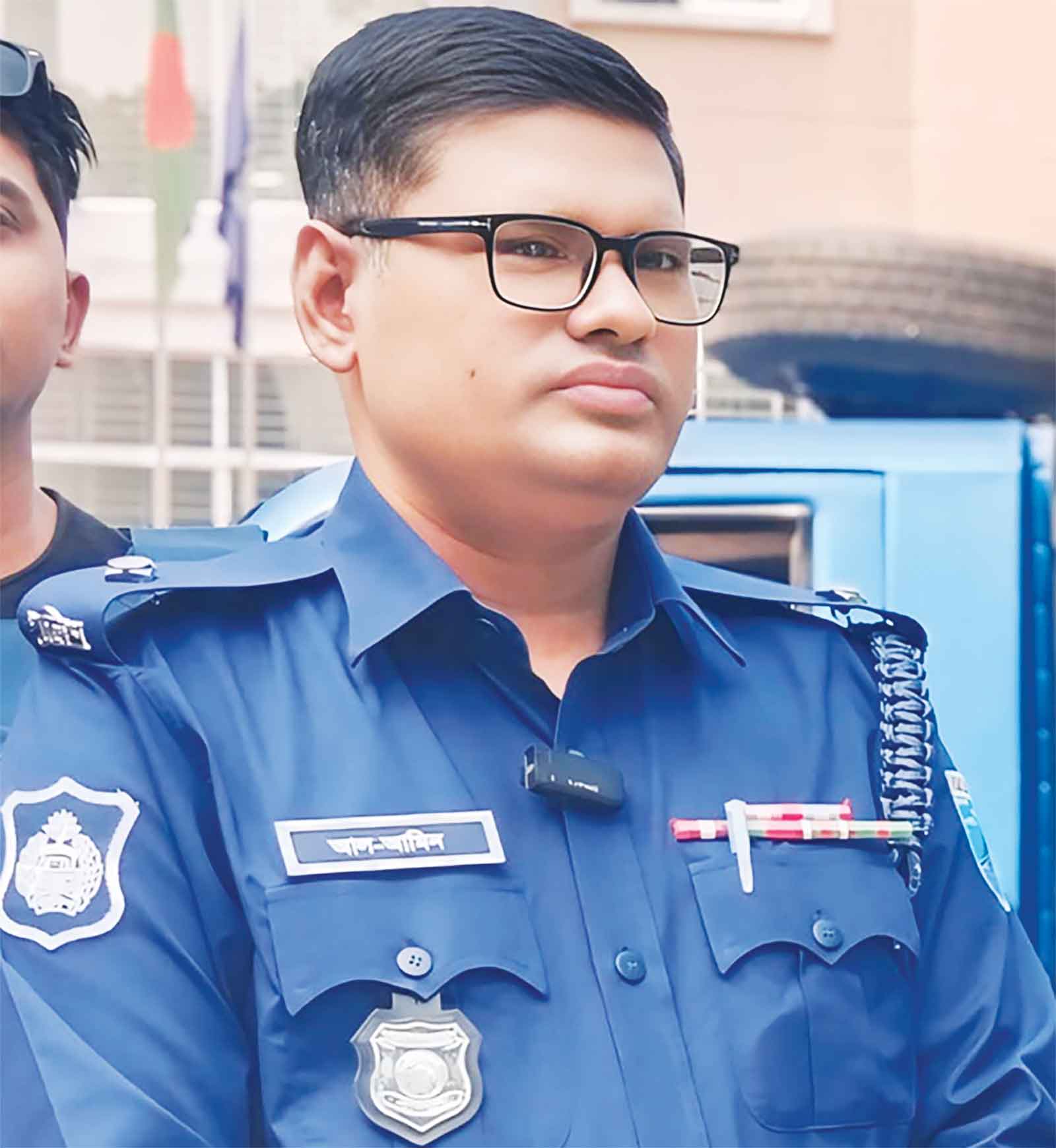 থানার ভেতর থেকে ওসির ঝুলন্ত মরদেহ উদ্ধার