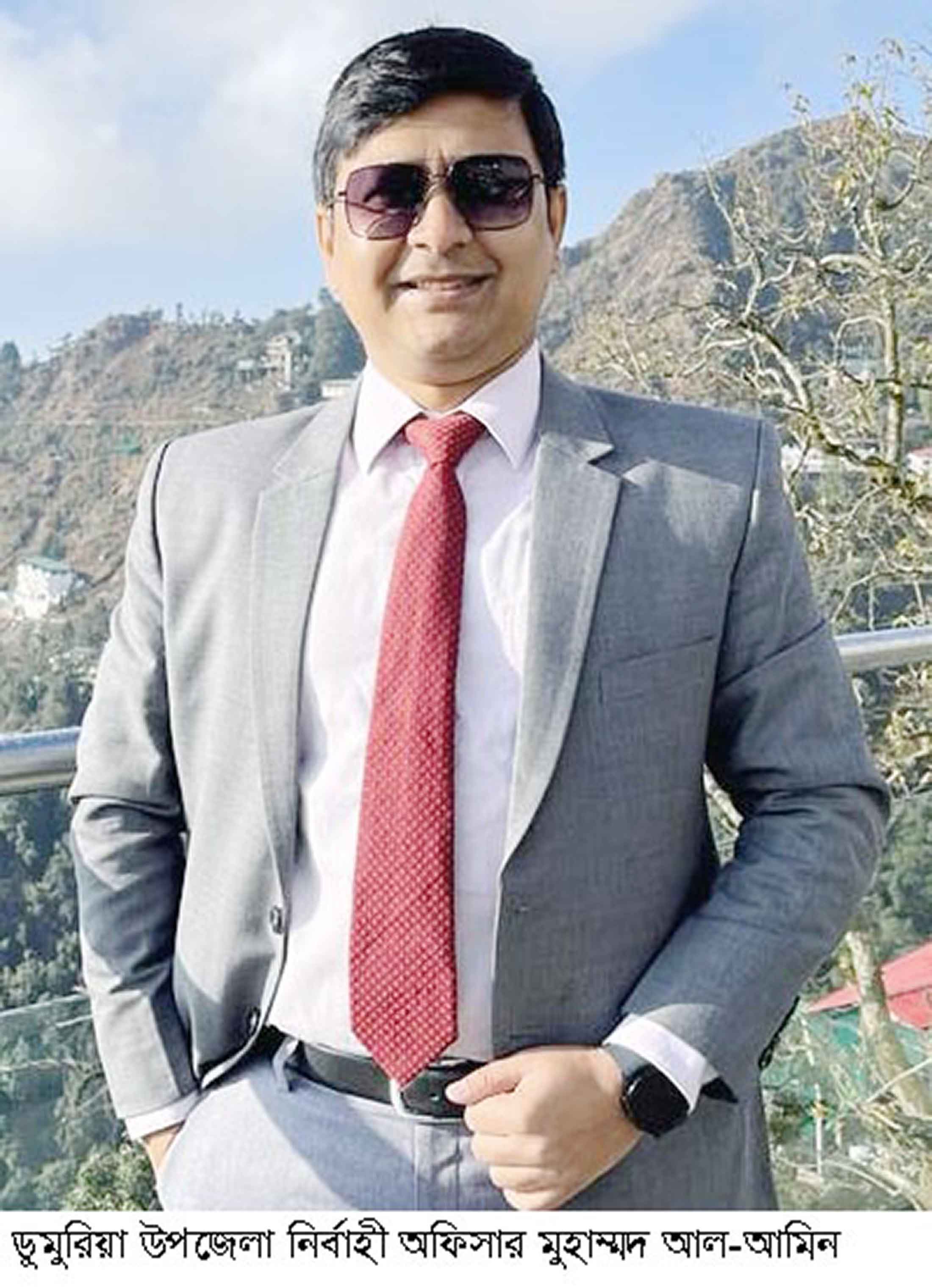 ডুমুরিয়ায় কৃষকের মুখে হাসি ফুটালেন ইউএনও মুহাম্মদ আল-আমিন