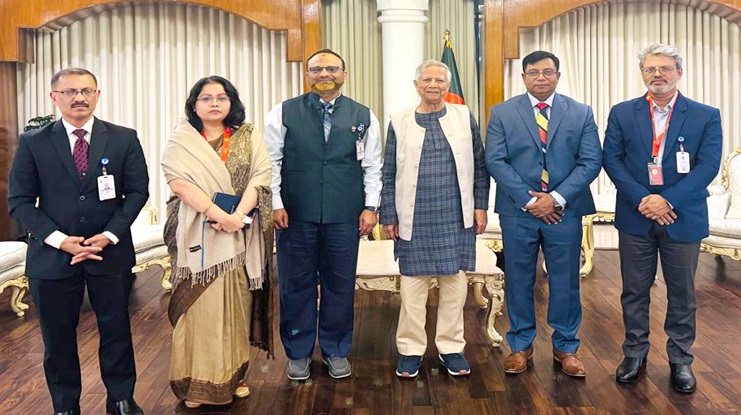 প্রধান উপদেষ্টার সঙ্গে ঢাবি উপাচার্যের সাক্ষাৎ