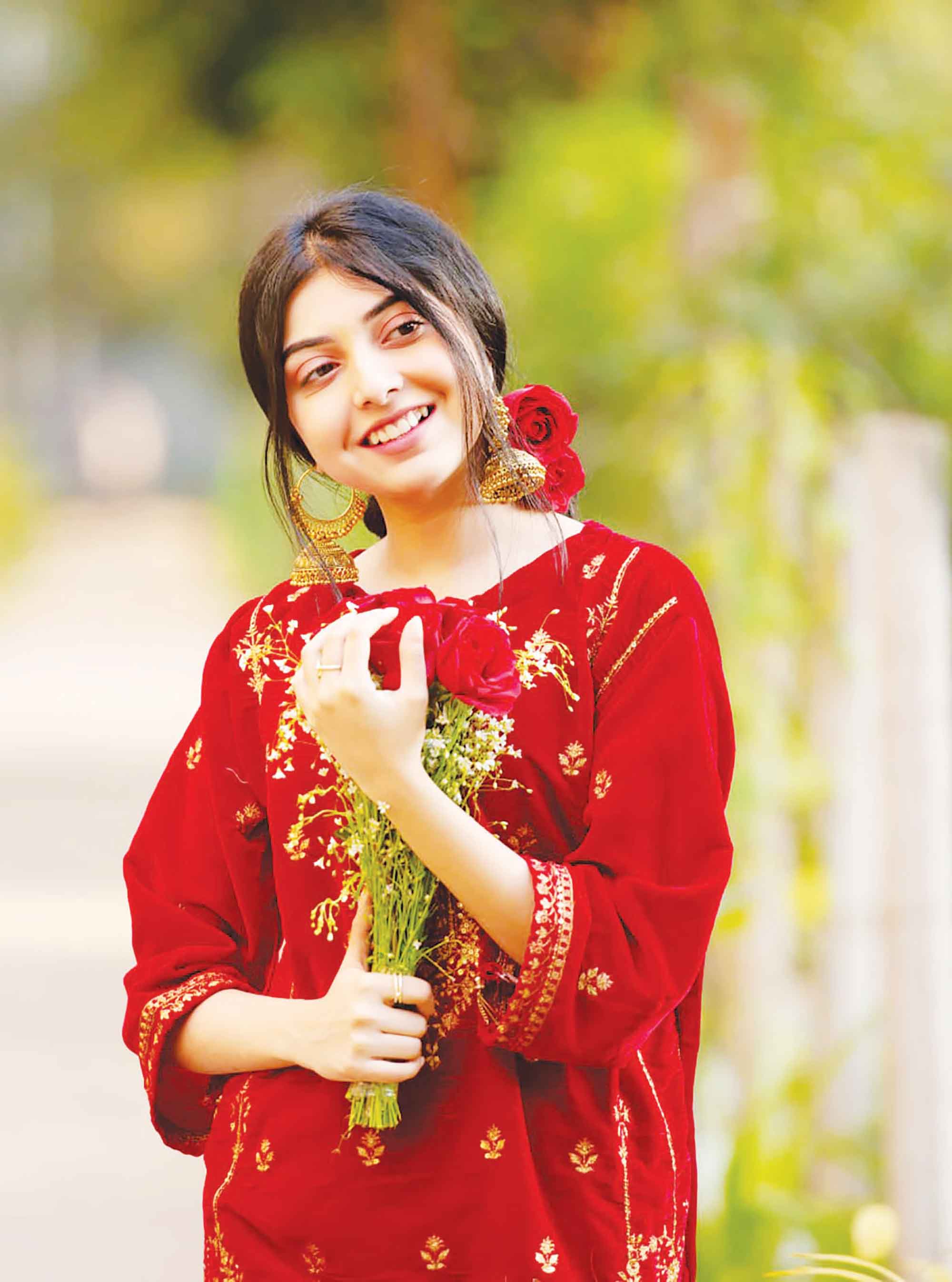১০ মাস আগেই বিয়ে হয়েছে :পড়শী