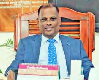 একেএম শামসুর রহমান