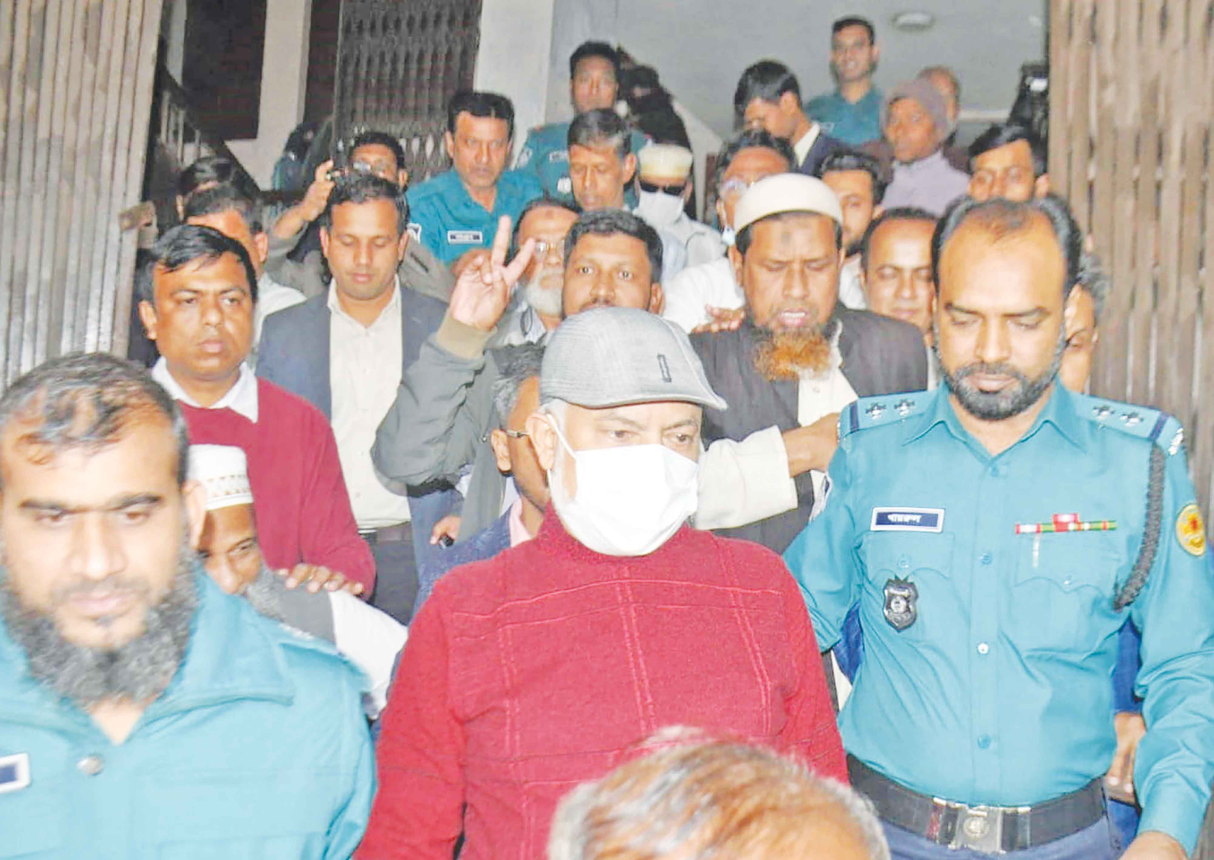 সাবেক সেনাপ্রধান হারুনসহ ১৯ জনের ১২ বছর কারাদন্ড
