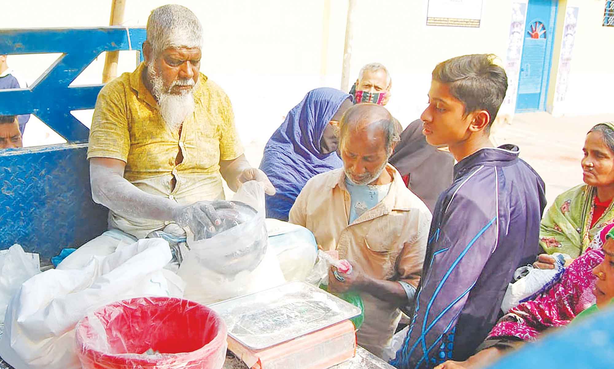 টিসিবির ট্রাক সেল বন্ধে বিপাকে লাখো পরিবার
