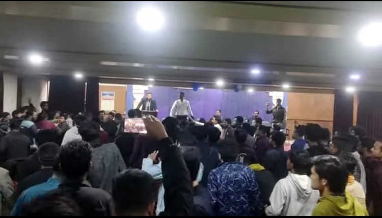 জাহাঙ্গীরনগর বিশ্ববিদ্যালয়ে দু'পক্ষের উত্তেজনায় ছাত্রদলের সভা পণ্ড