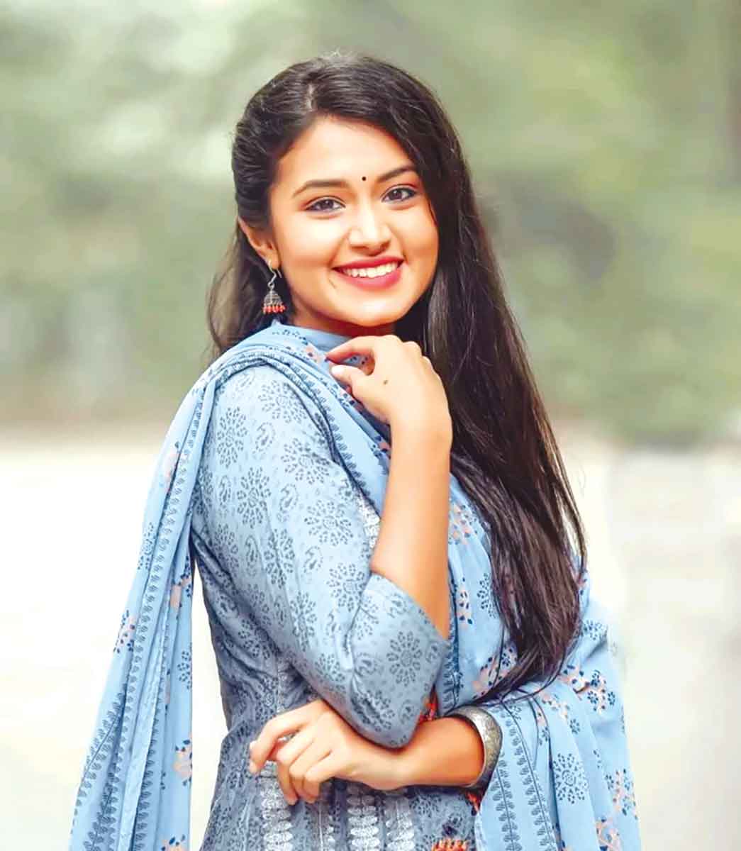 প্রশংসায় ভাসছেন তাসনিয়া ফারিণ