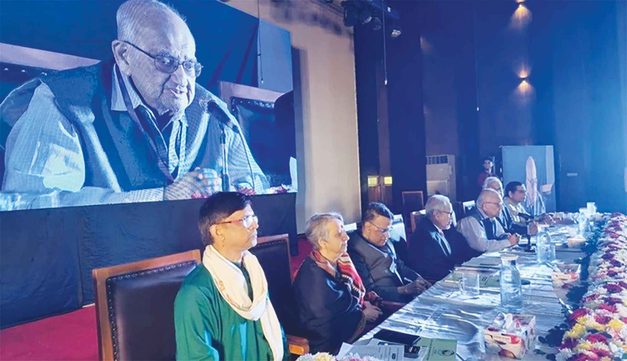 পরিবেশ সুরক্ষায় বিশেষ কমিশন গঠন করতে হবে
