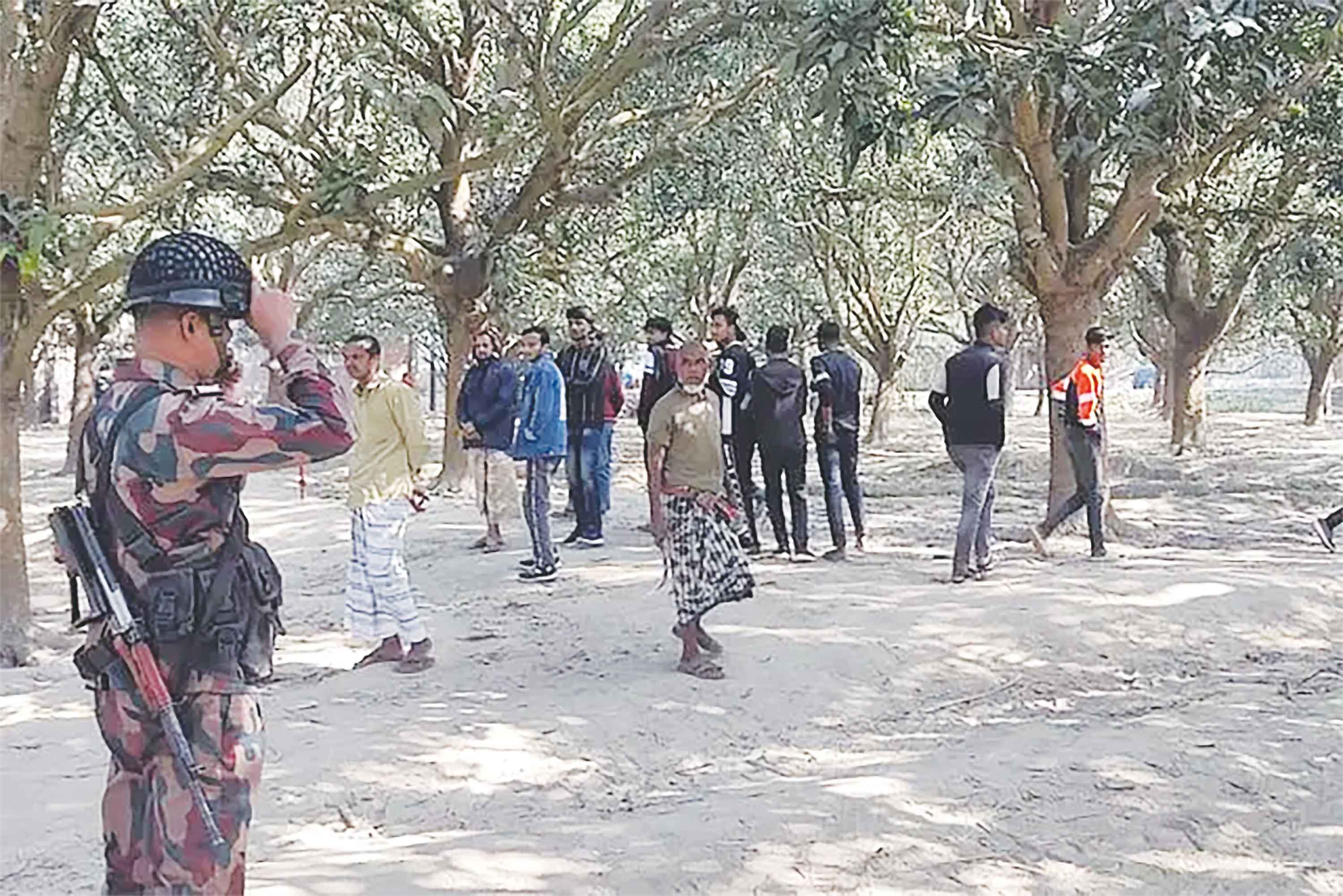 চাঁপাইনবাবগঞ্জ সীমান্তে সতর্ক অবস্থানে বিজিবি