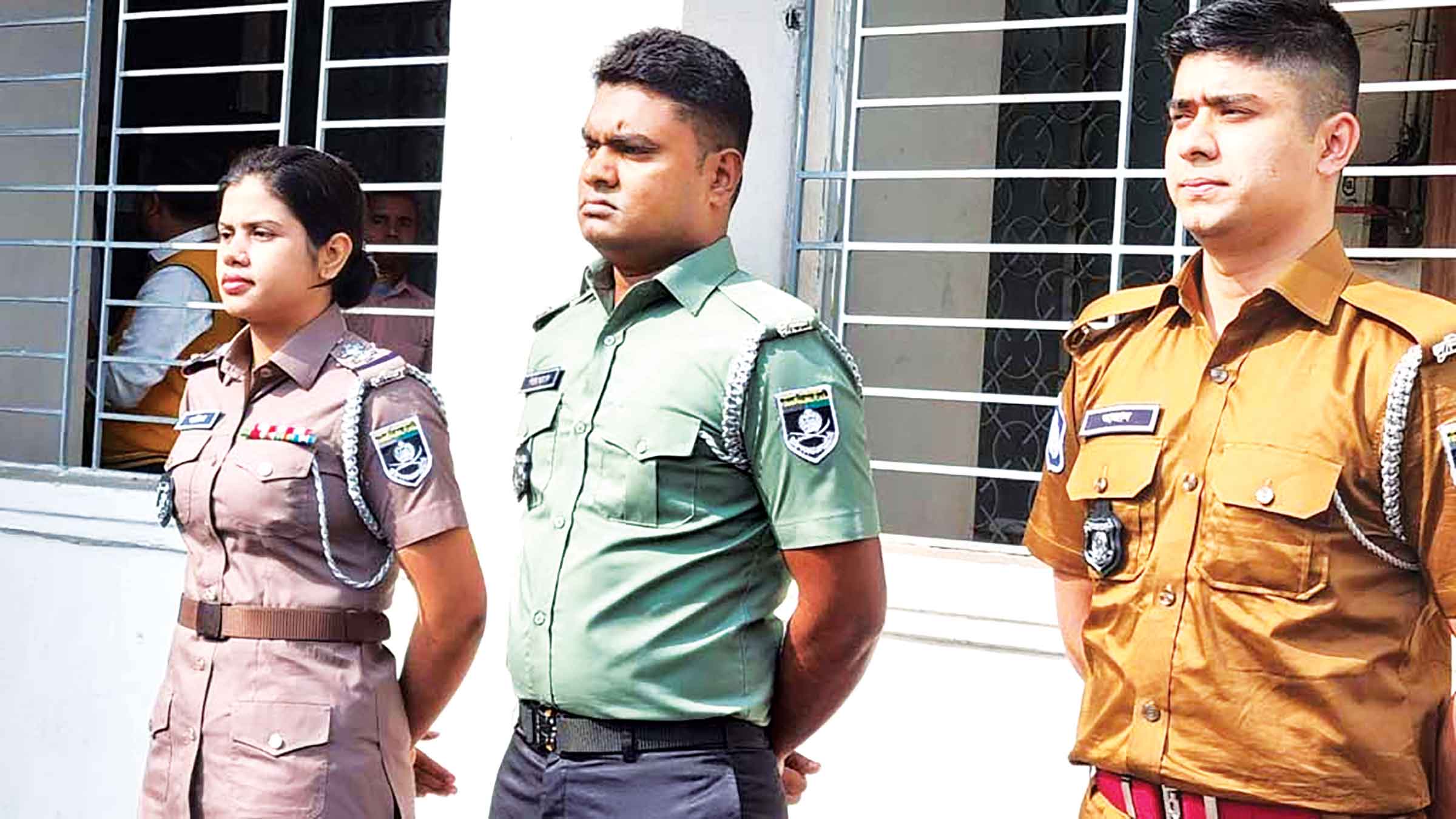 বদলে যাচ্ছে পুলিশর্ যাব আনসারের পোশাক