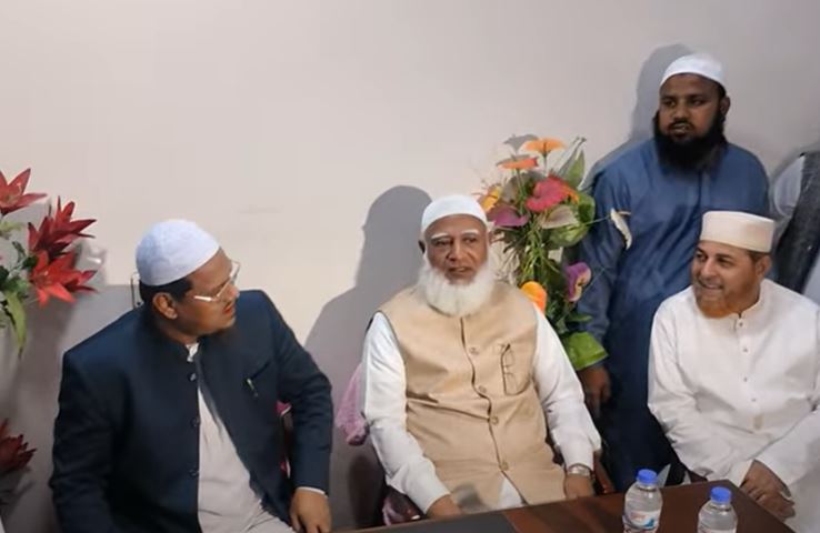 চরমোনাই সফর করলেন জামায়াত আমির ডা. শফিকুর রহমান
