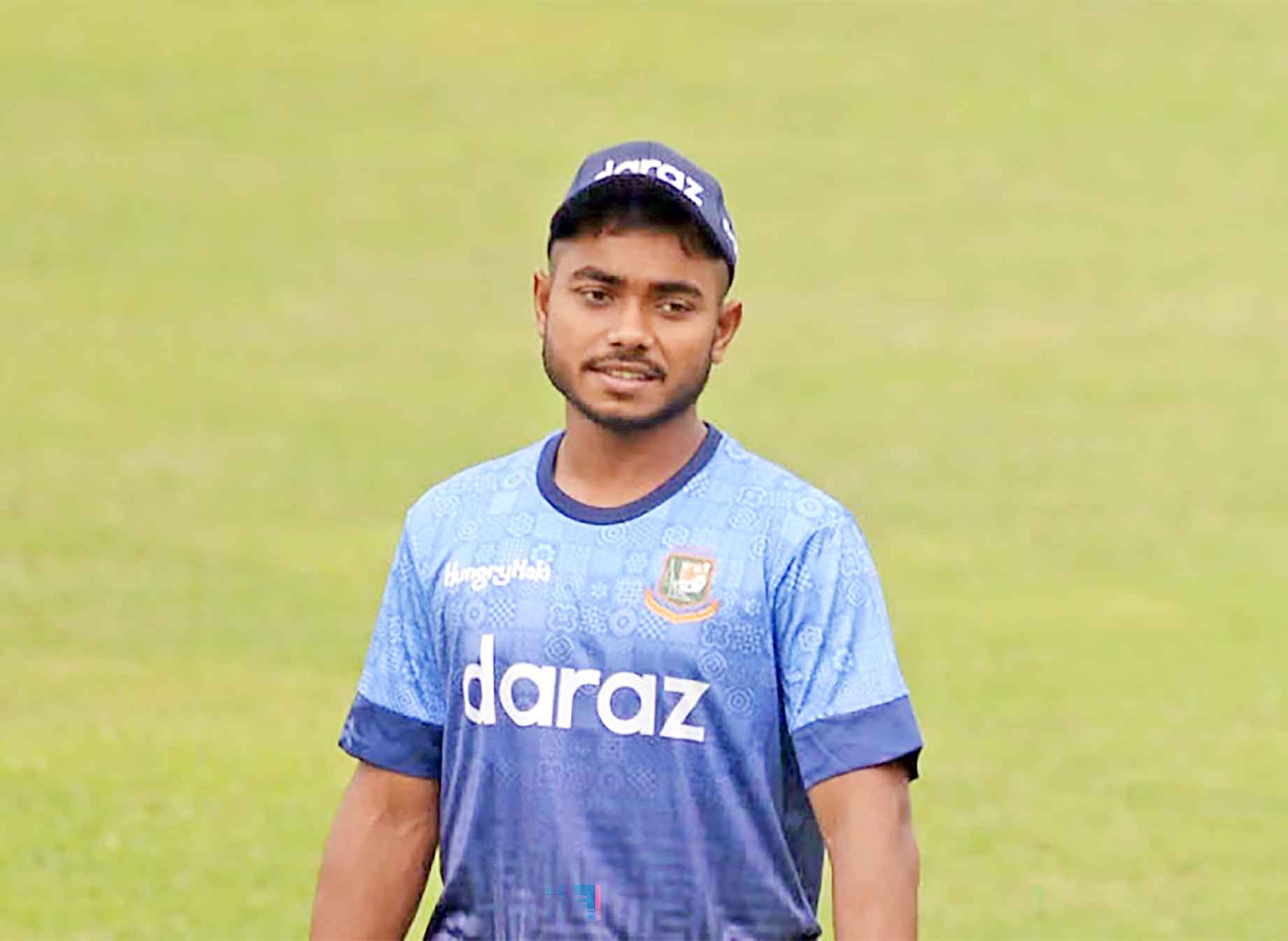 টানা ব্যর্থতায় চাপে চ্যাম্পিয়ন্স ট্রফির দলে থাকা পারভেজ