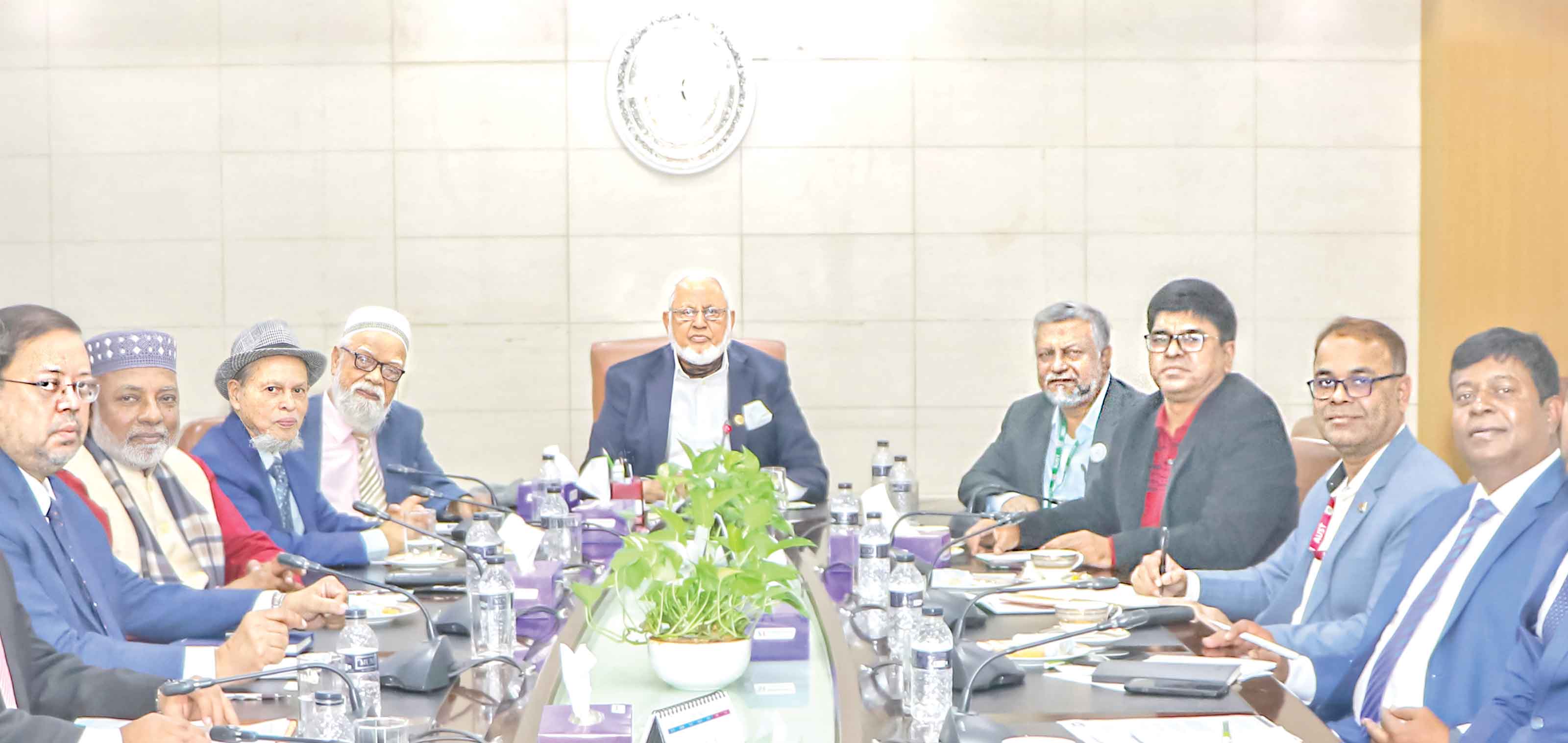 সাউথইস্ট ব্যাংক পিএলসি'র চেয়ারম্যান এম.এ. কাশেমের সঙ্গে ঢাকা আহ্‌ছানিয়া মিশন প্রেসিডেন্টের সৌজন্য সাক্ষাৎ