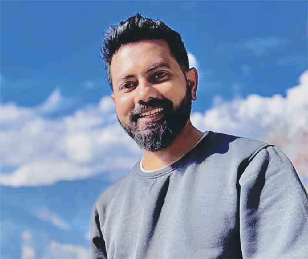 স্বামী ছিলেন ওয়াসার ড্রাইভার গৃহিনী স্ত্রীর পাঁচতলা বাড়ি