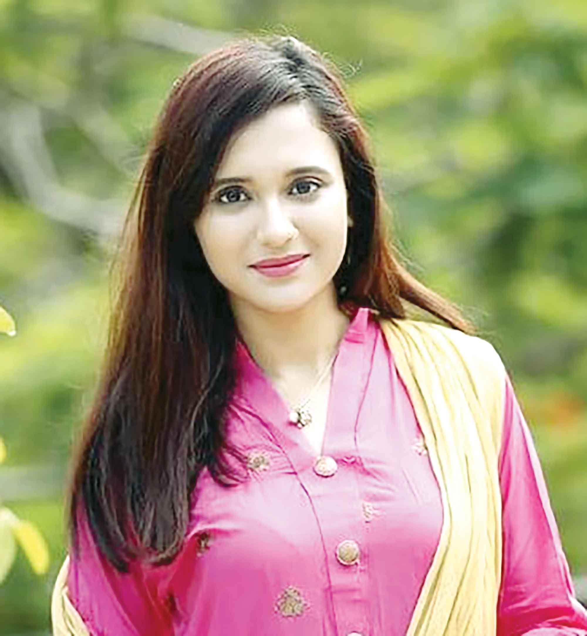 অপেক্ষায় সাবিলা নূর