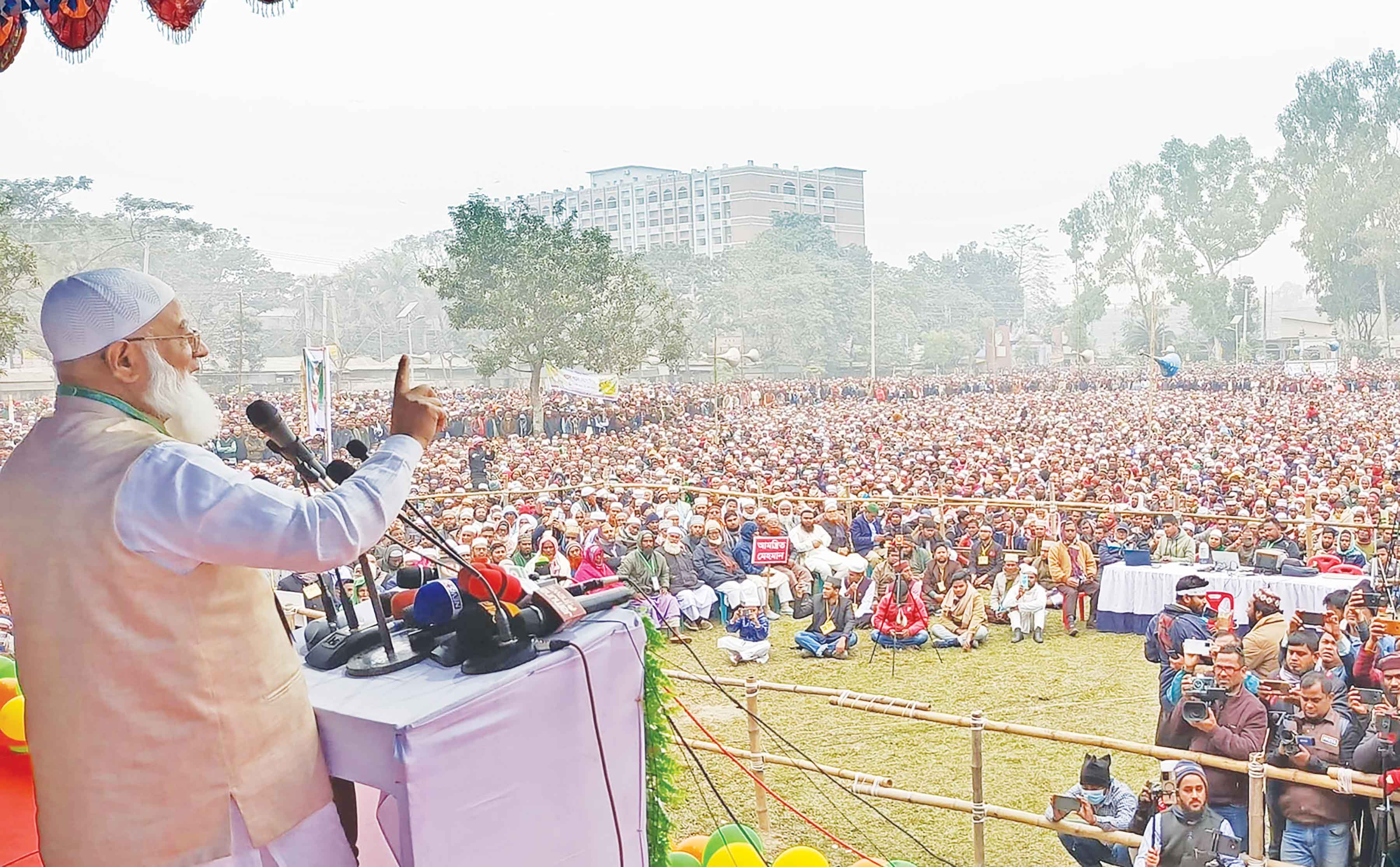আমরা যেন ফ্যাসিস্টদের আশ্রয়-প্রশ্রয় না দিই