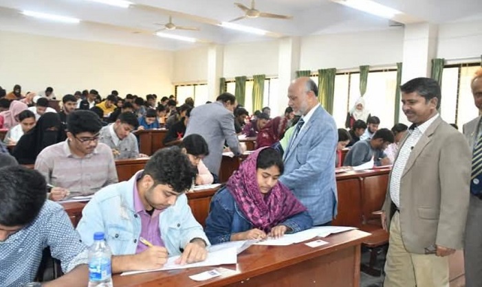 বাকৃবি কেন্দ্রে ঢাবির ভর্তি পরীক্ষার উপস্থিতি শতকরা ৯৩.৮ শতাংশ