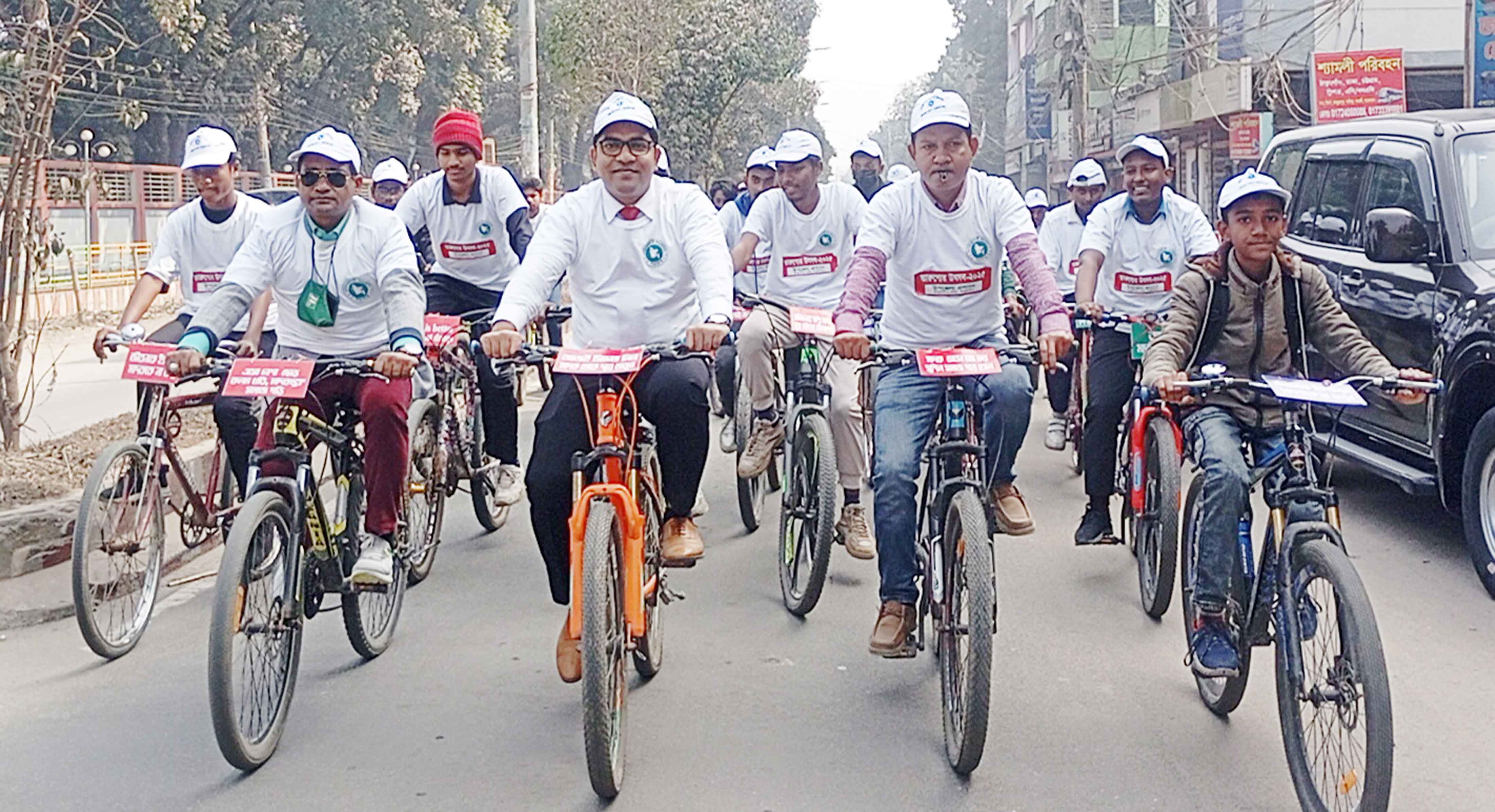 ঠাকুরগাঁওয়ে মাদকের বিরুদ্ধে ব্যতিক্রমী বাই-সাইকেলর্ যালি