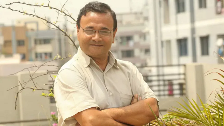 ৩০০ টাকা ফিতে রোগী দেখবেন অভিনেতা এজাজ