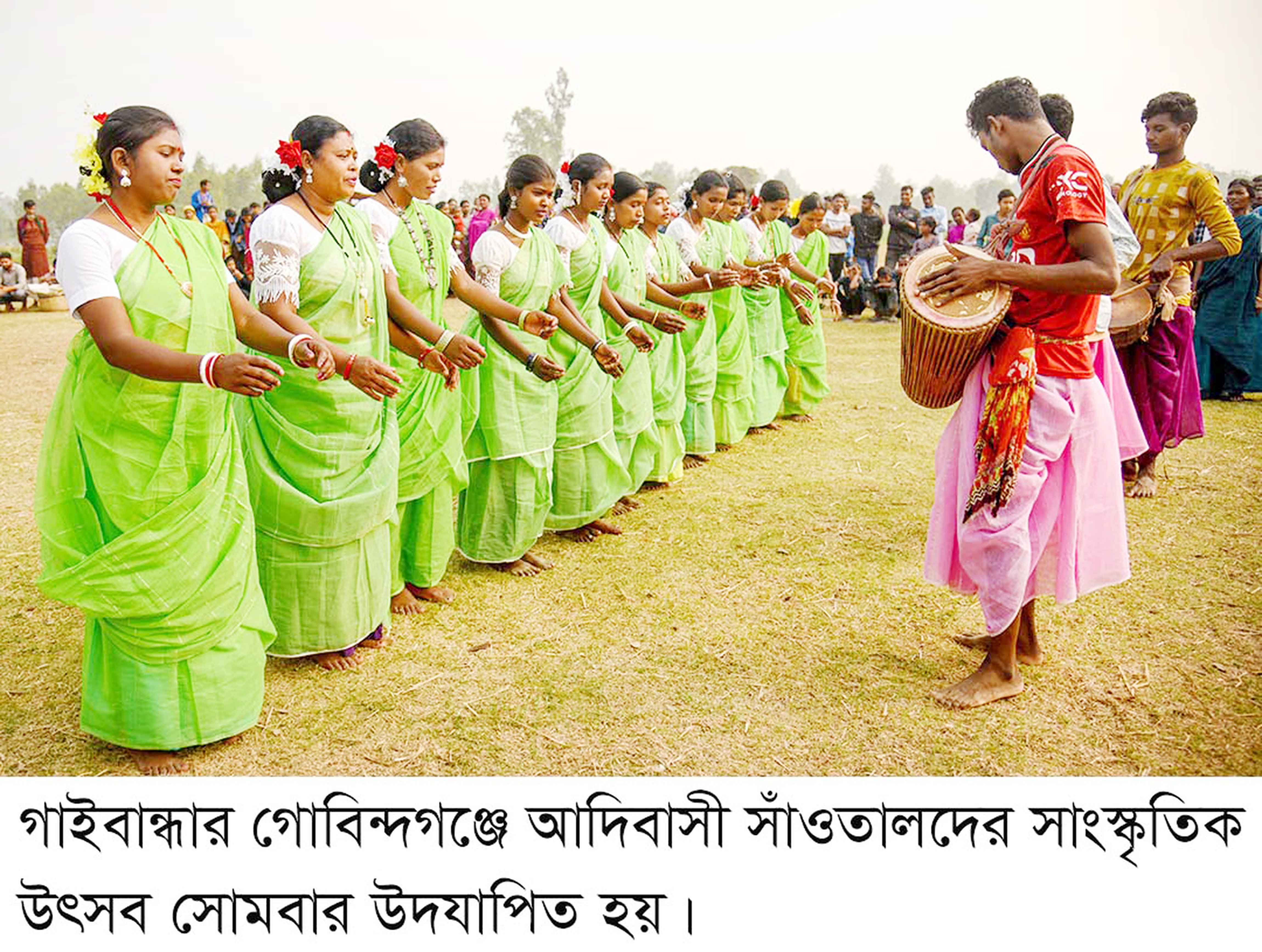 সাঁওতাল নারী ফুটবল প্রতিযোগিতা ও সাংস্কৃতিক উৎসব উদযাপিত