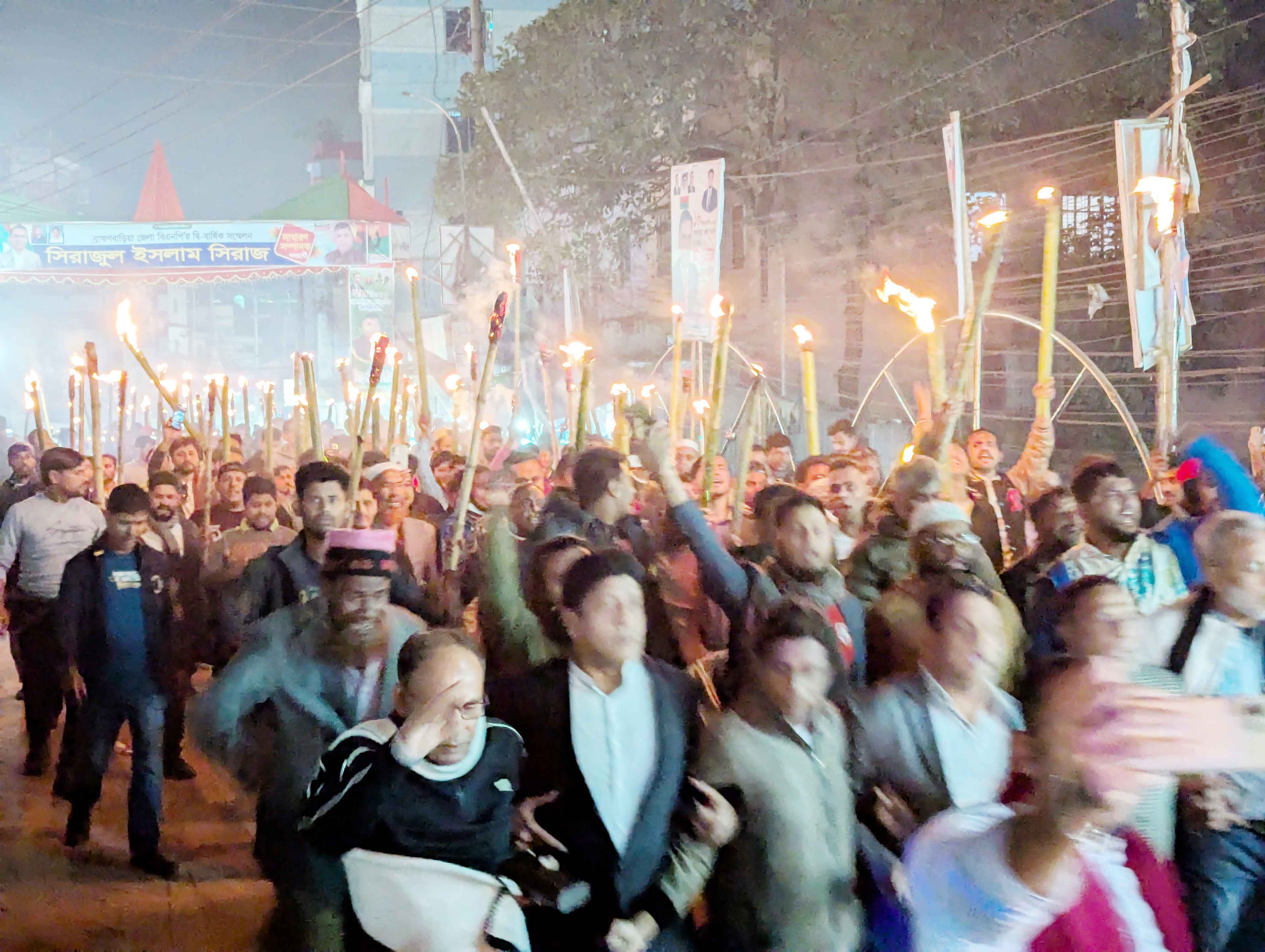 ব্রাহ্মণবাড়িয়া জেলা বিএনপির সম্মেলন বাতিল দাবিতে একাংশের মশাল মিছিল