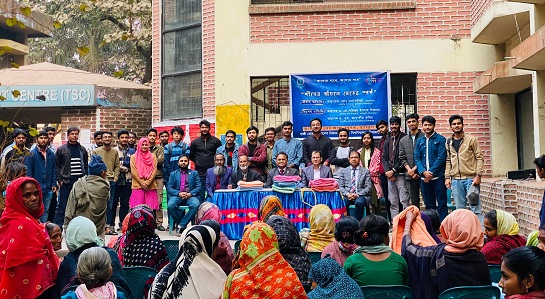 অসহায় মানুষদের মাঝে হাবিপ্রবি বন্ধুসভার শীতবস্ত্র বিতরণ