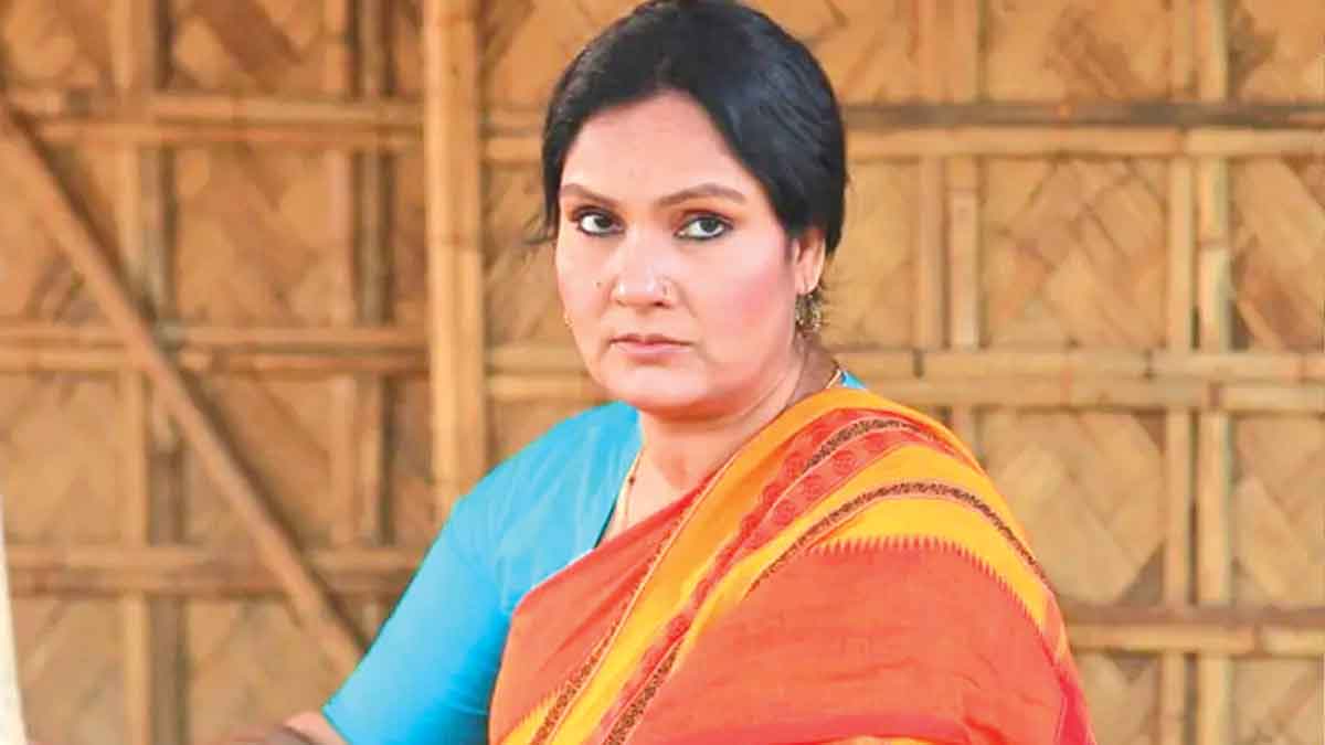অভিনেত্রী শাহনাজ খুশি সড়ক দুর্ঘটনায় আহত
