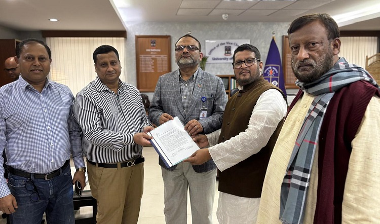 বিশ্ববিদ্যালয়ের কার্যক্রমে শিক্ষক সমিতির কাউকে সম্পৃক্ত না করার দাবি ঢাবির সাদা দ‌লের