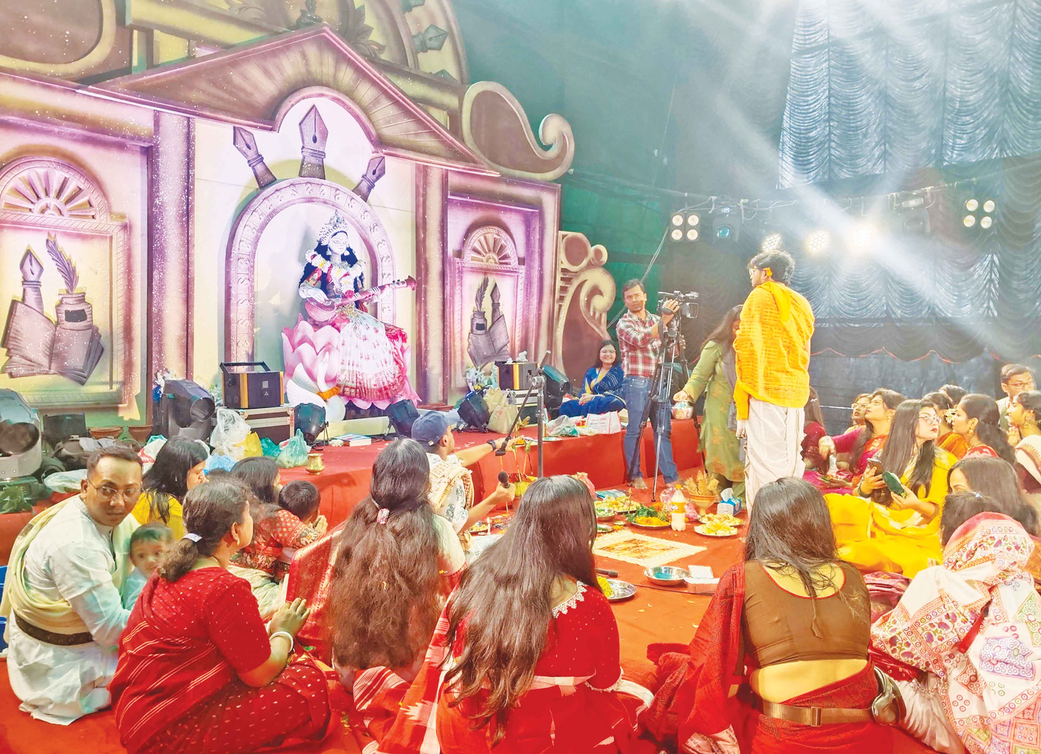 সারাদেশে সরস্বতী পূজা উদযাপিত