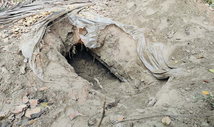 গোপালগঞ্জে কবরস্থান থেকে লাশ চুরি