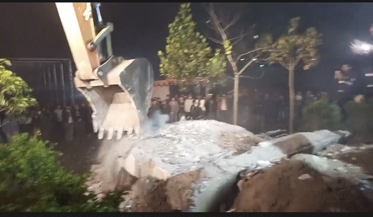 বেরোবিতে বুলডোজার দিয়ে গুঁড়িয়ে দেওয়া হয়েছে বঙ্গবন্ধু ম্যুরাল