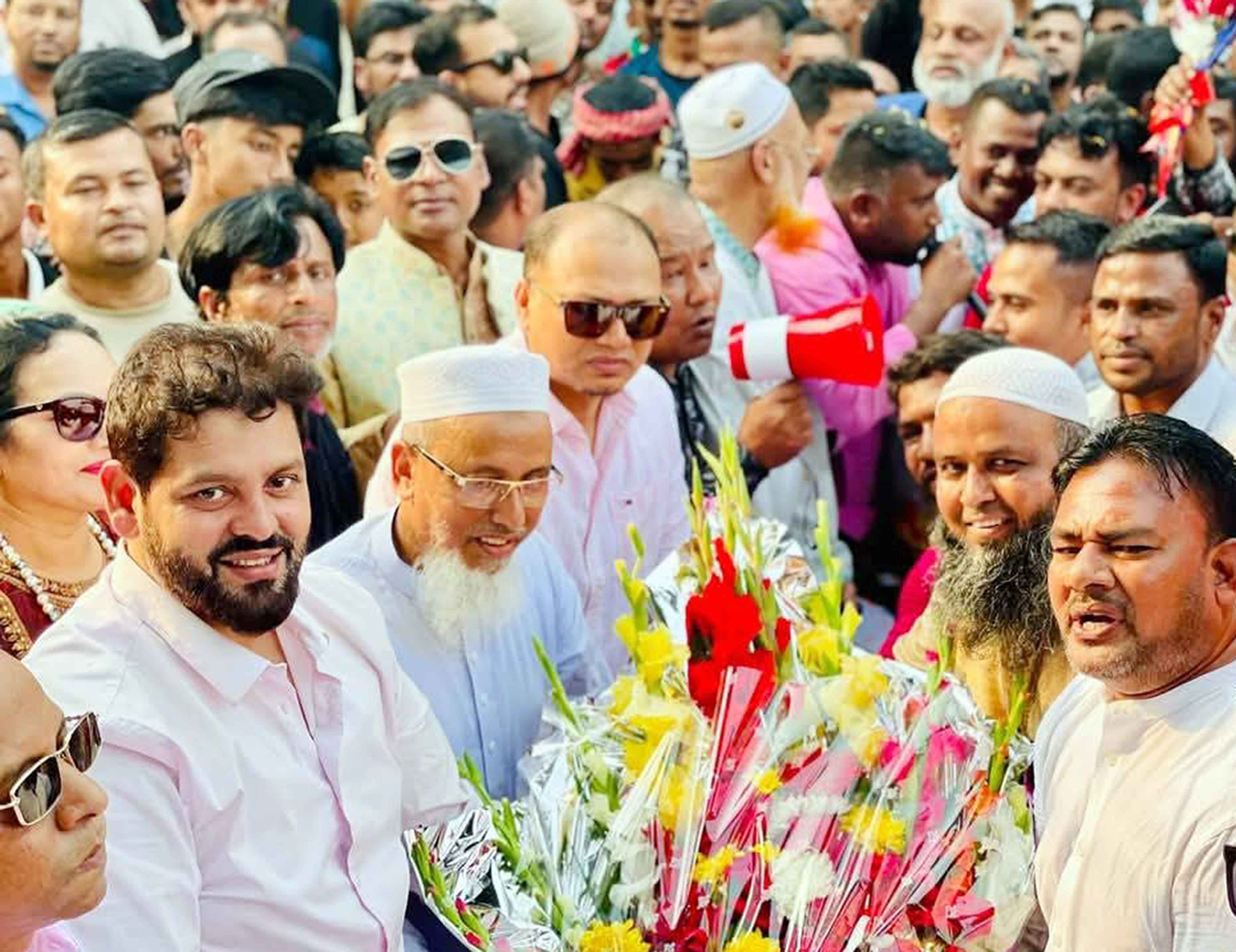 বিএনপির কার্যনির্বাহী সদস্য হওয়ায় মোস্তাফিজুর রহমান দিপুকে গণসংবর্ধনা