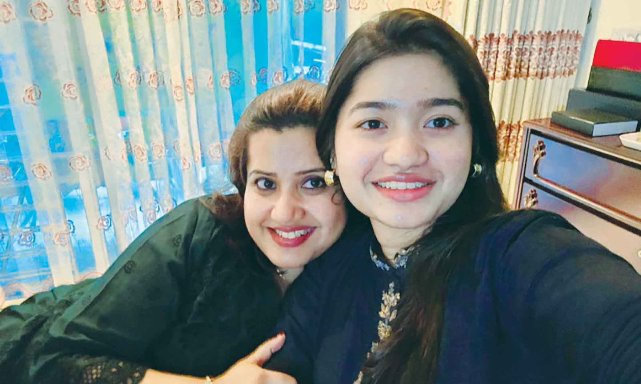 ন্যান্‌সির গানের মডেল মেয়ে রোদেলা