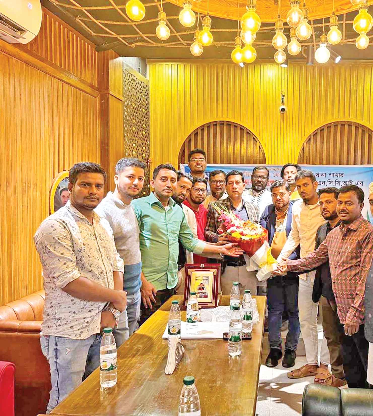 মাধবদীতে আব্দুল কাইউম মোলস্নাকে সংবর্ধনা প্রদান