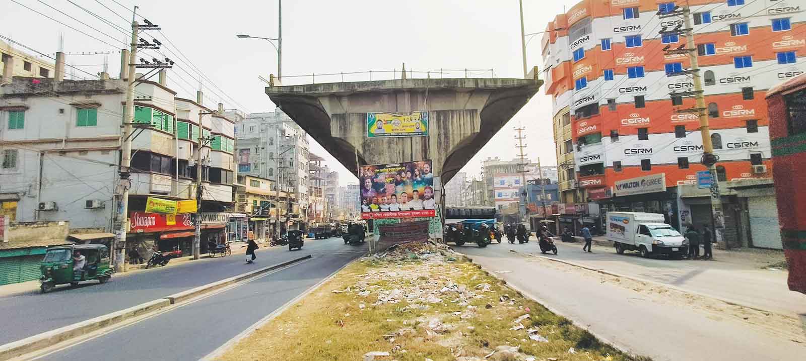 রোড সমন্বয়হীনতায় ঝুলে আছে ফ্লাইওভার নির্মাণকাজ