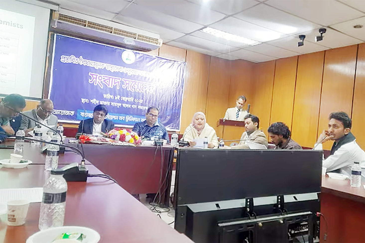 হাসপাতাল ও রোগ নির্ণয়কেন্দ্রে প্রাণরসায়নবিদদের ঘাটতি ৯৩%