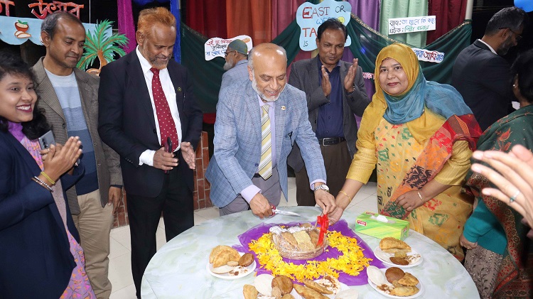 বাকৃবিতে পুরস্কার বিতরণী ও পিঠা উৎসব