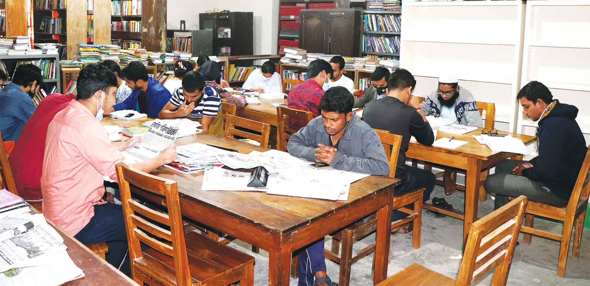 জ্ঞানের আলো ছড়াচ্ছে সরকারি গণগ্রন্থাগার