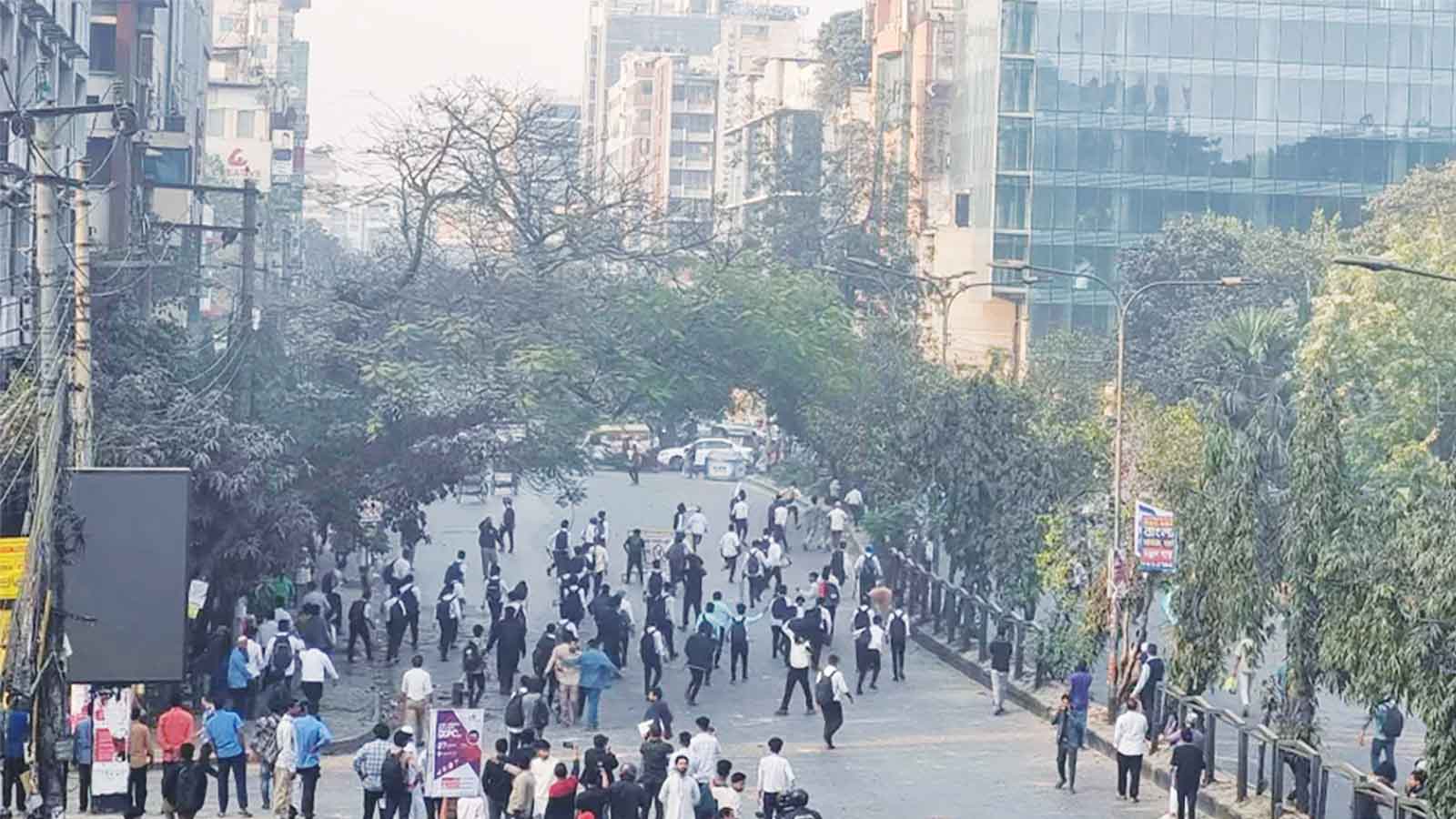 তিন কলেজ ঢাকার 'বিষফোঁড়া'