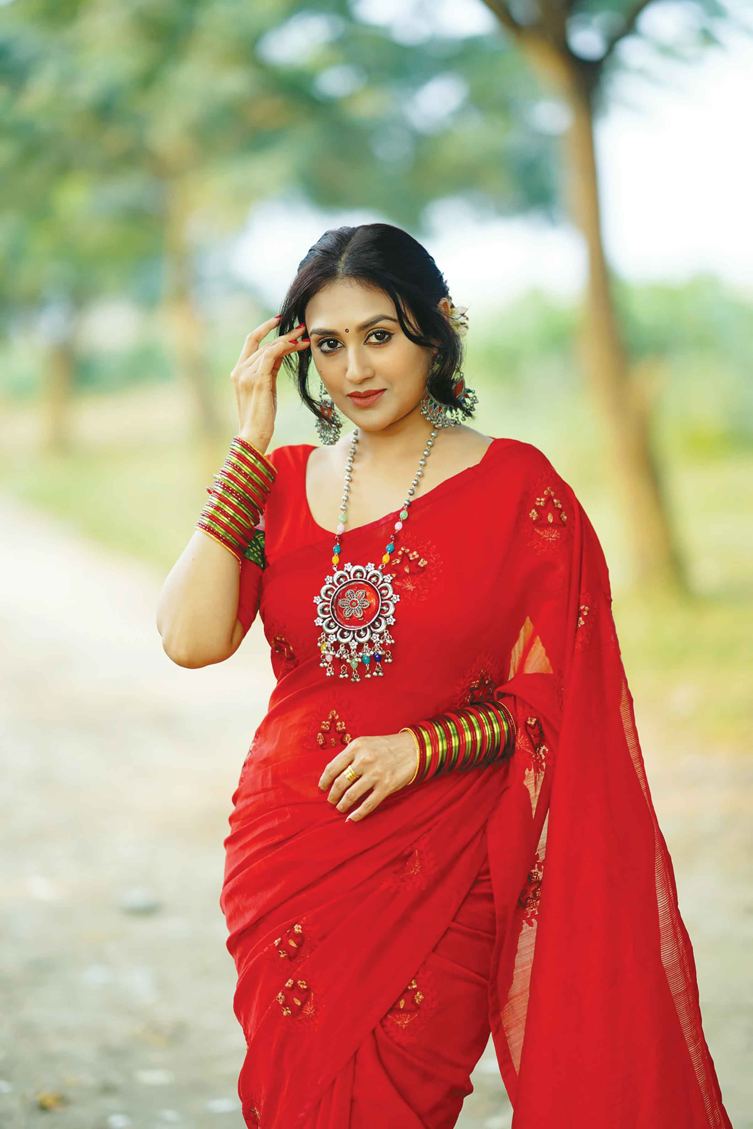 ভালোবাসা প্রকাশে আনন্দ আছে কুসুম সিকদার