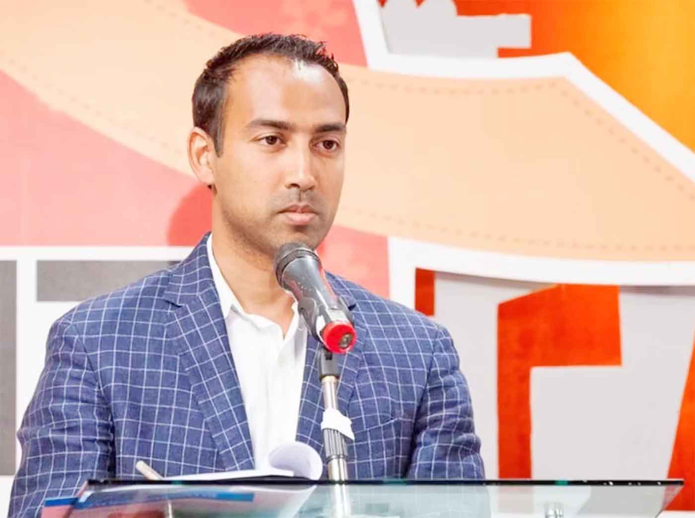 বাফুফে সভাপতির অনুরোধেও অনড় সাবিনারা