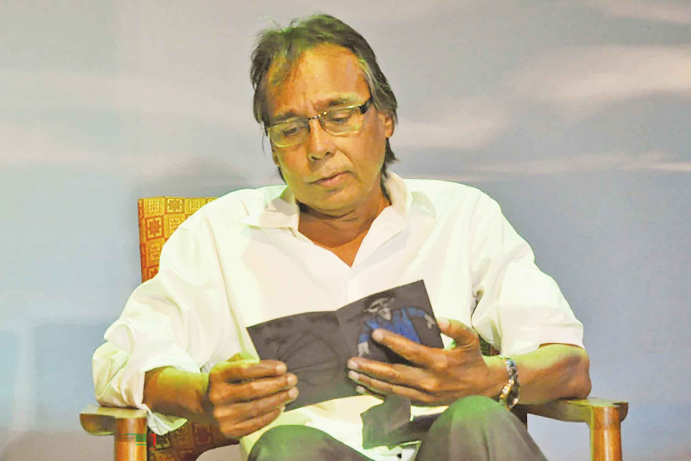 কর্মগুণে ভক্তদের হৃদয়ে আছেন হুমায়ূন ফরীদি
