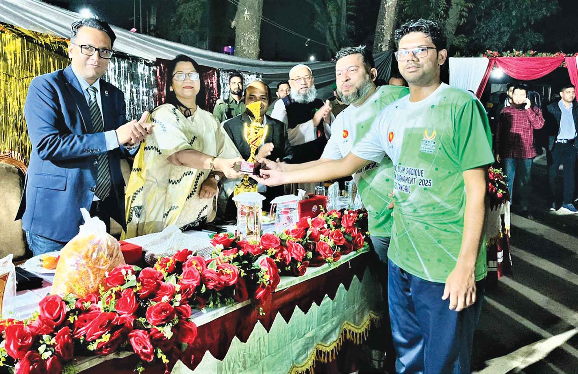টাঙ্গাইল এলজিইডিতে ব্যাডমিন্টন টুর্নামেন্টের পুরষ্কার বিতরণ