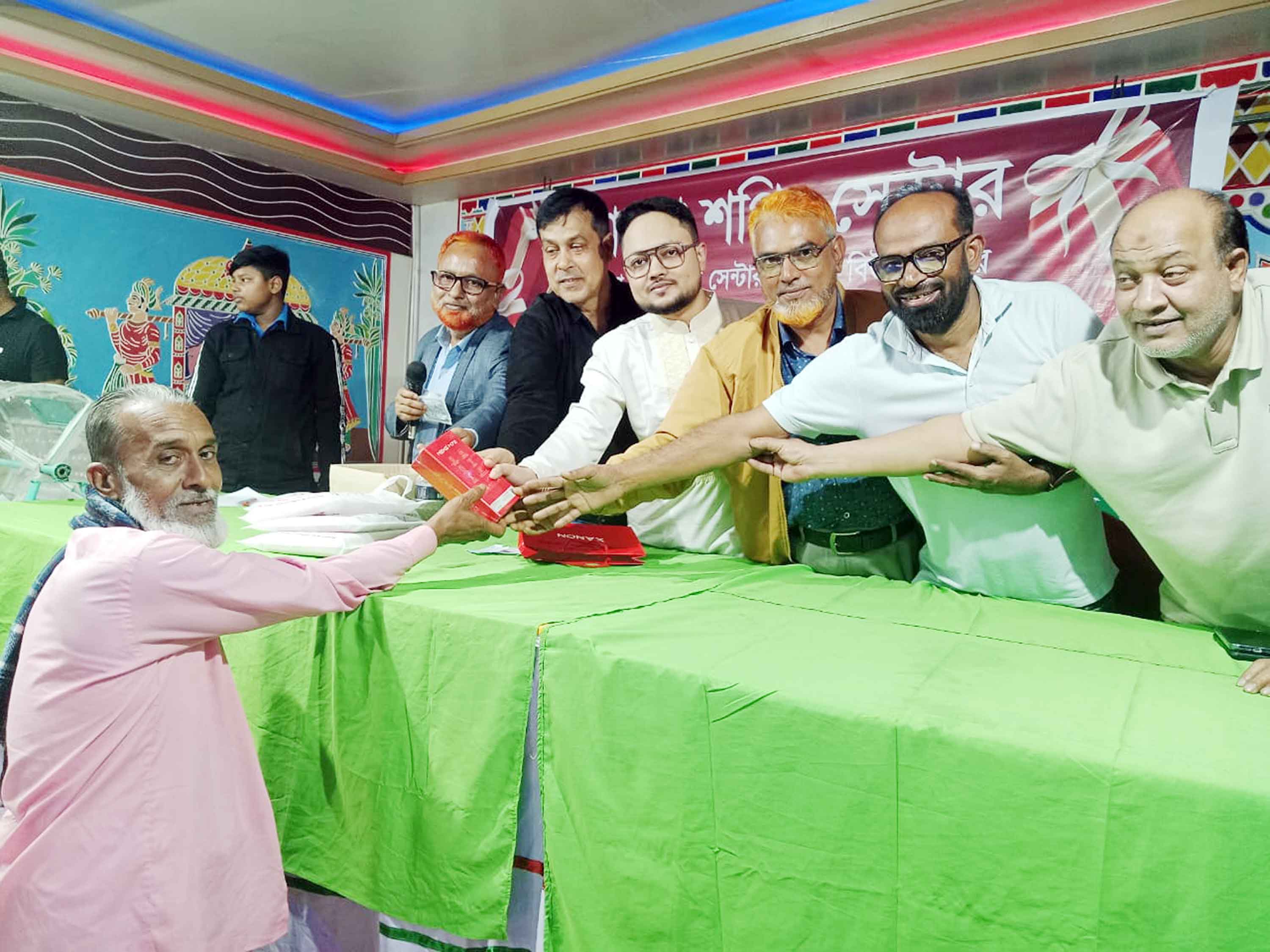 গাজীপুরে পুরস্কার বিতরণ