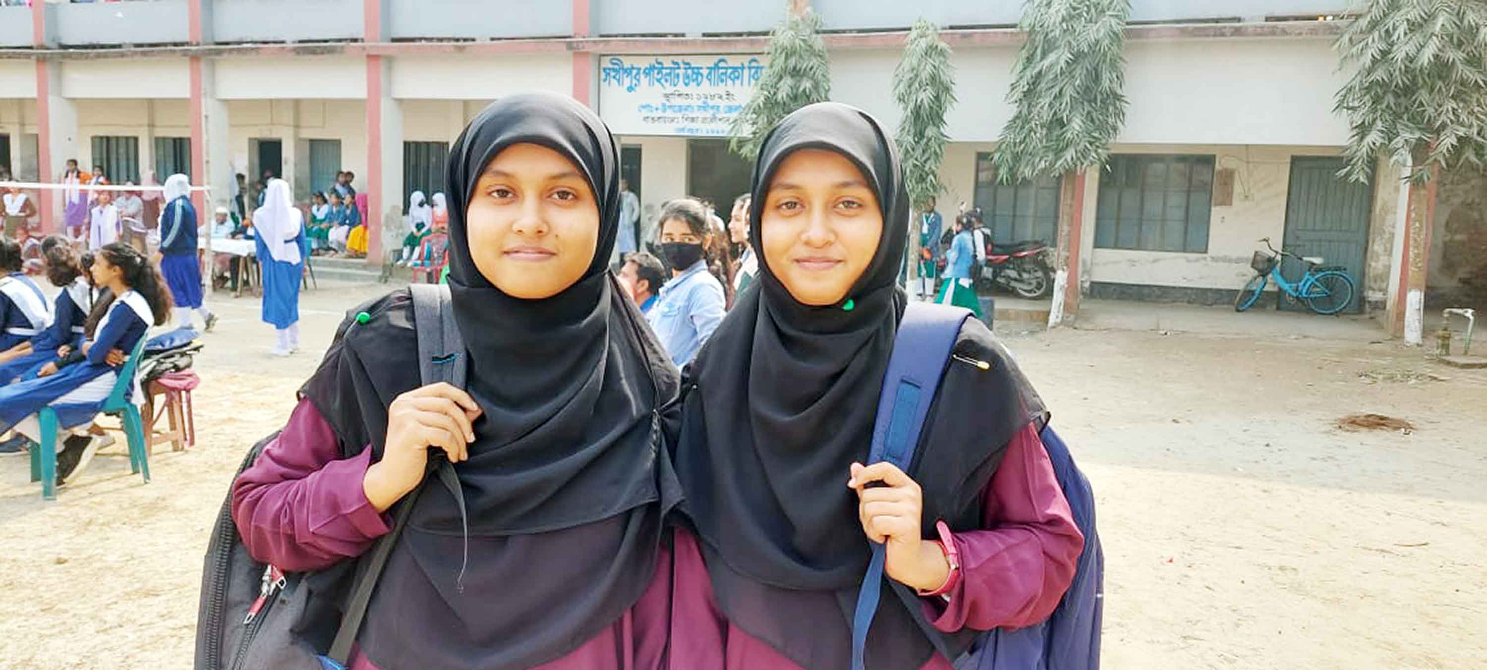 সখীপুরের যমজ বোনের সাফল্য